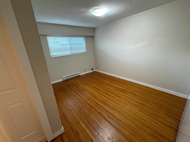 2390 Kitchener Ave — Photo 15
