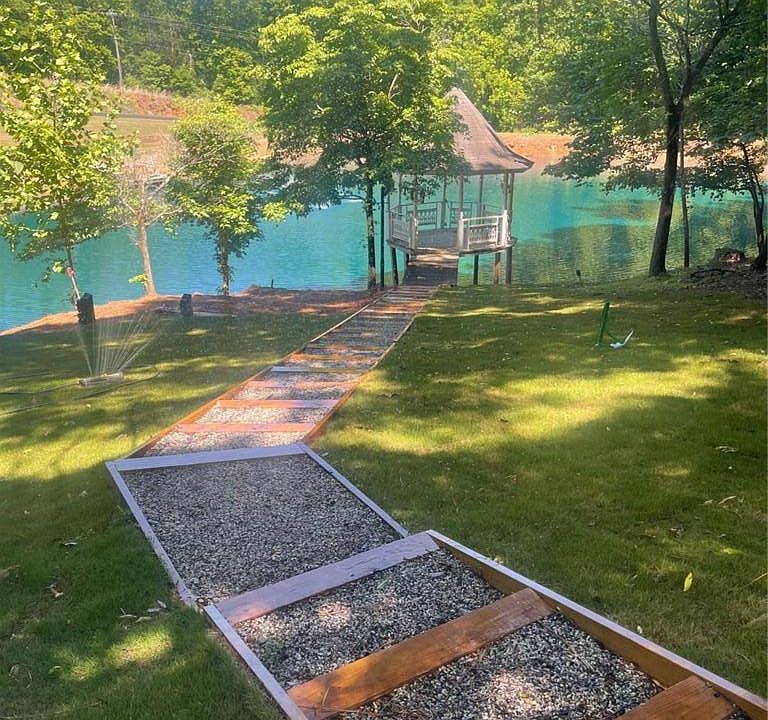 2nd image of 2832 B Wilson Rd