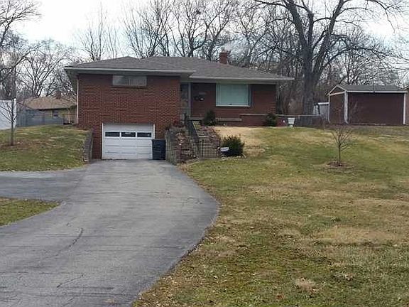 3rd image of 3792 E Pleasant Run Pkwy