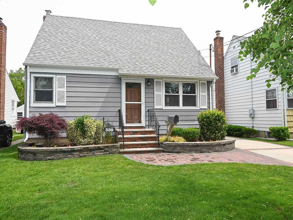 1st image of 539 11th Ave