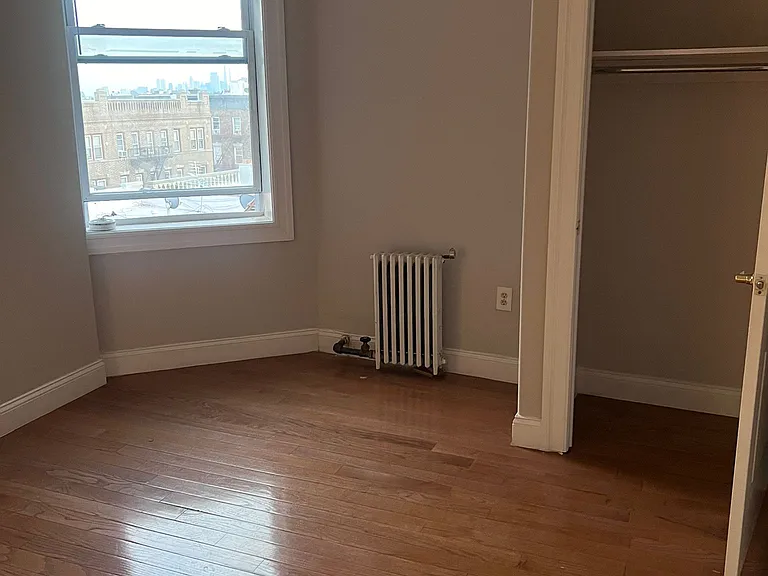 401 53rd St #25 — Photo 7