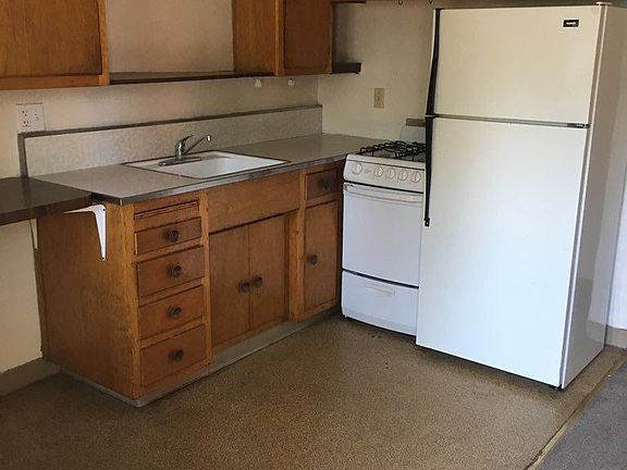 2nd image of 3831 Pentagon Rd Unit 9