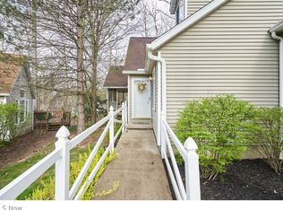 660 Hunters Trl, Akron, OH 44313