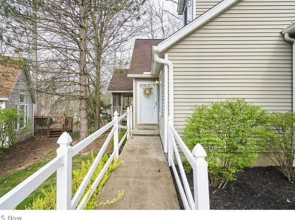 660 Hunters Trl, Akron, OH 44313