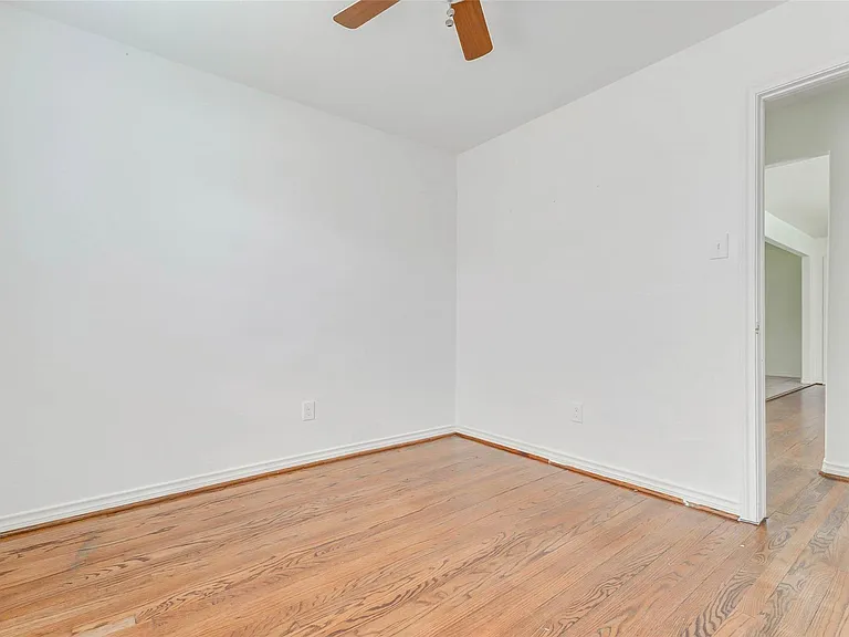 230 Bizerte St — Photo 19
