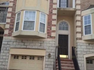 102 Osprey Ct, Secaucus, NJ 07094