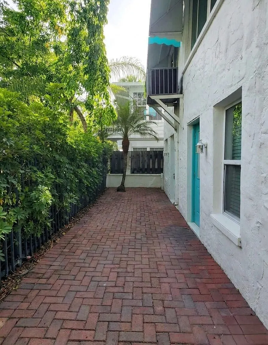 Studio, 1.0 bath, 2963 sqft, $1,350 — Photo 2
