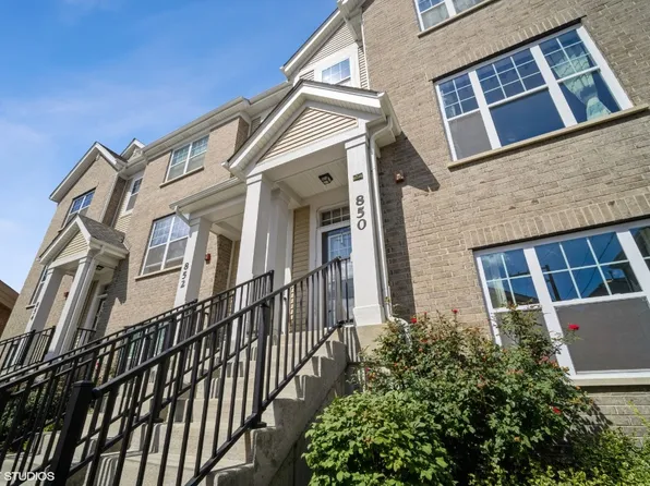 850 Lexington Cir W, Des Plaines, IL 60016