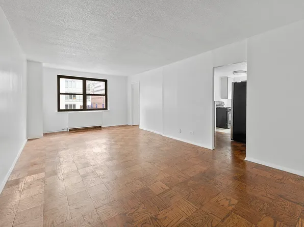 200 E 24th St APT 706, New York, NY 10010