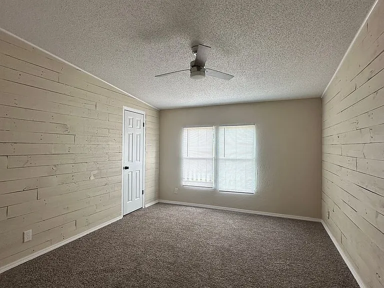 1200 Gwinn Ln — Photo 15