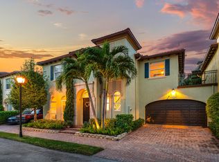 121 Via Poinciana Ln, Boca Raton, FL 33487