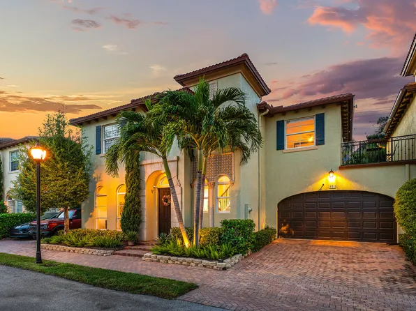 121 Via Poinciana Lane, Boca Raton, FL 33487