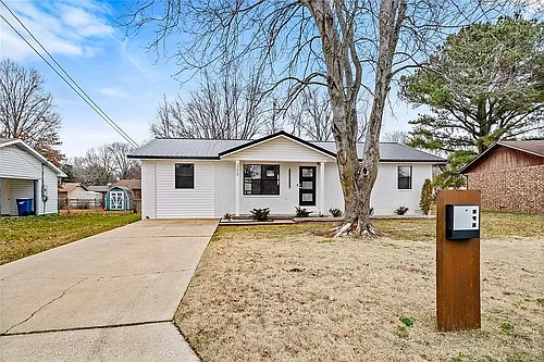 2205 Douglas St Photo 1 2205 Douglas St Photo 1
