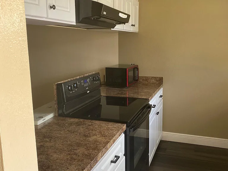 4904 Granada Blvd — Photo 8
