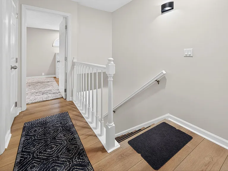 604 Broad Leaf Cir — Photo 23