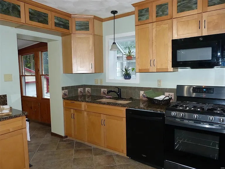 9043 Kathleen Ave — Photo 7