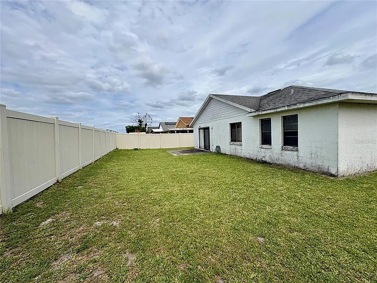 1015 Ocala Woods Ln — Photo 10