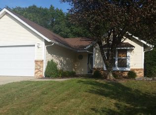1212 Jacquelyn Ct, Maryville, IL