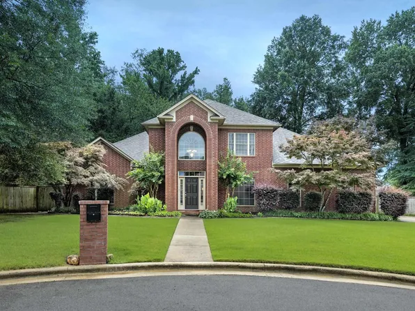 5212 Caribbean Dr E, Benton, AR 72019