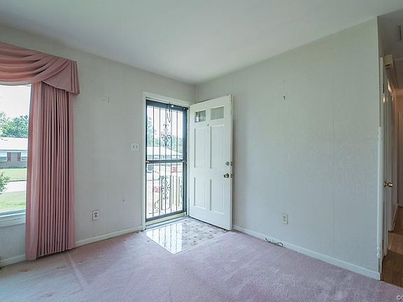 5th image of 2228 Fort Rice St