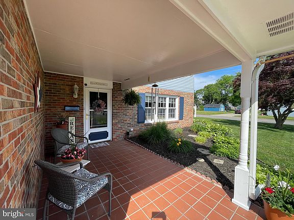 3rd image of 152 Highland Ave