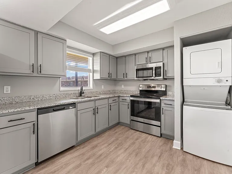 Welcome to Sea Oats Apartments