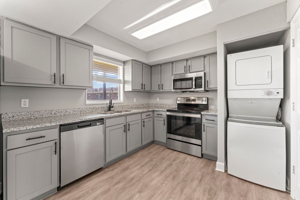 Welcome to Sea Oats Apartments