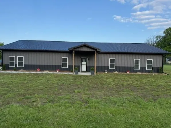 104 Cramer Ave, Shelbina, MO 63468