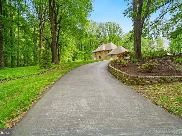 11820 Cedarwood Dr, Dunkirk, MD 20754