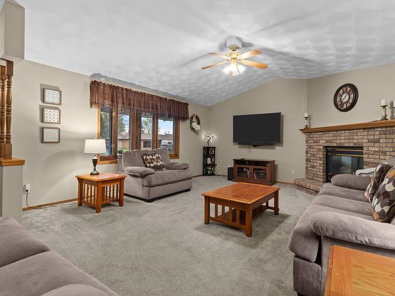 3rd image of W2572 Colonial Ct