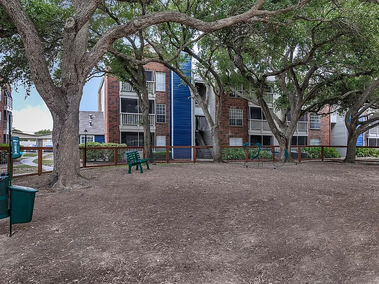 Sawgrass Apartments — Photo 26