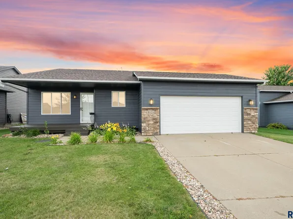 4121 W 93rd St, Sioux Falls, SD 57108
