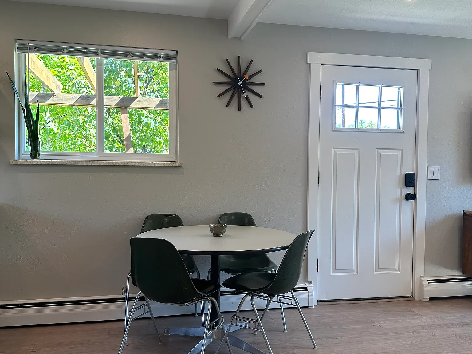 1 bed, 600 sqft, $2,300 — Photo 3