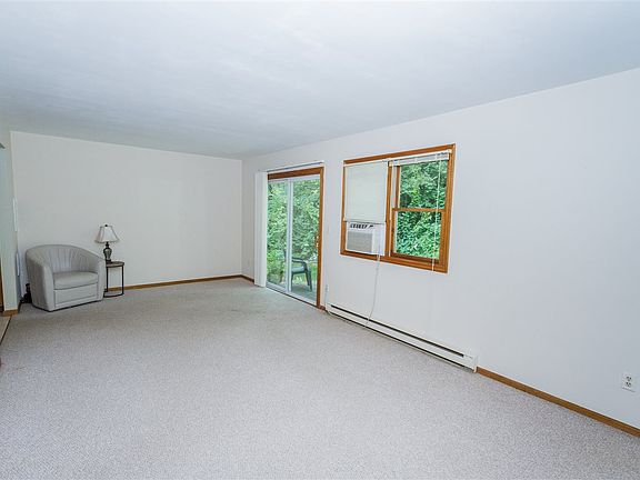 3rd image of 27 Clubhouse Dr