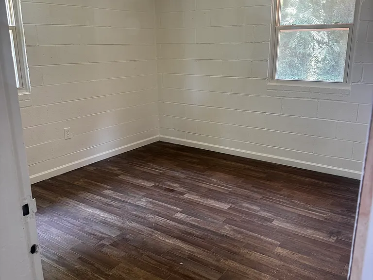 717 Burdine Rd #717 — Photo 4
