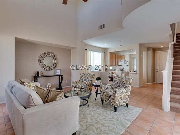 4th image of 712 Baldurn Ave