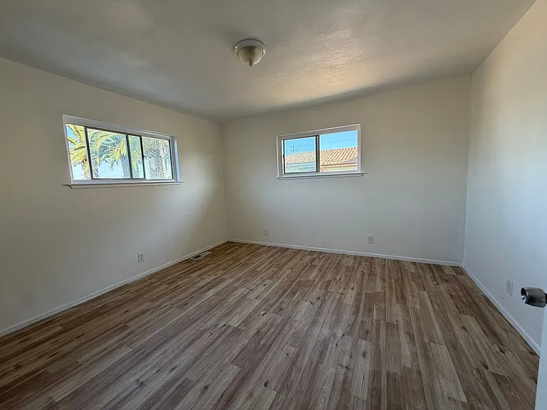 11322 Franklin Blvd — Photo 18
