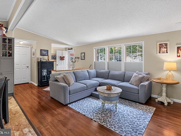 5th image of 334 Cedar Dr