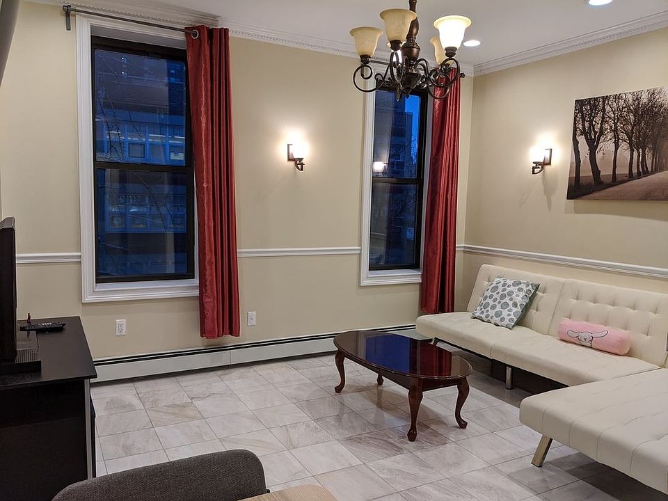 1st image of 255 W 134th St #3