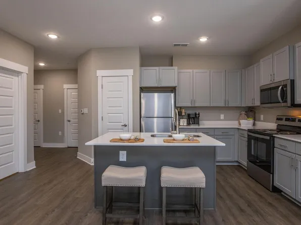 Trails at Hunter Pointe