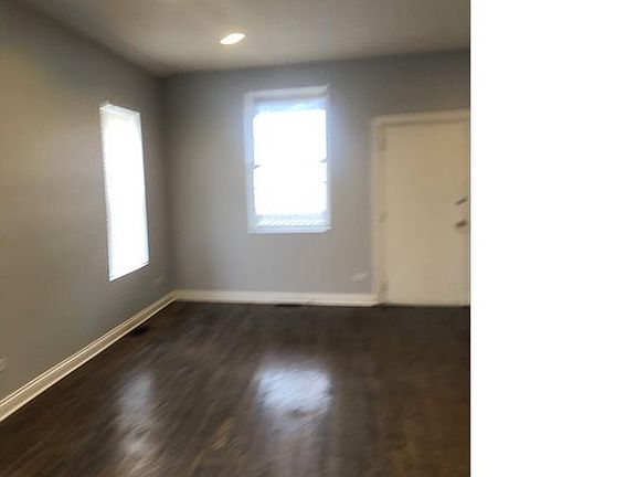 4th image of 118 E Garfield Blvd #3