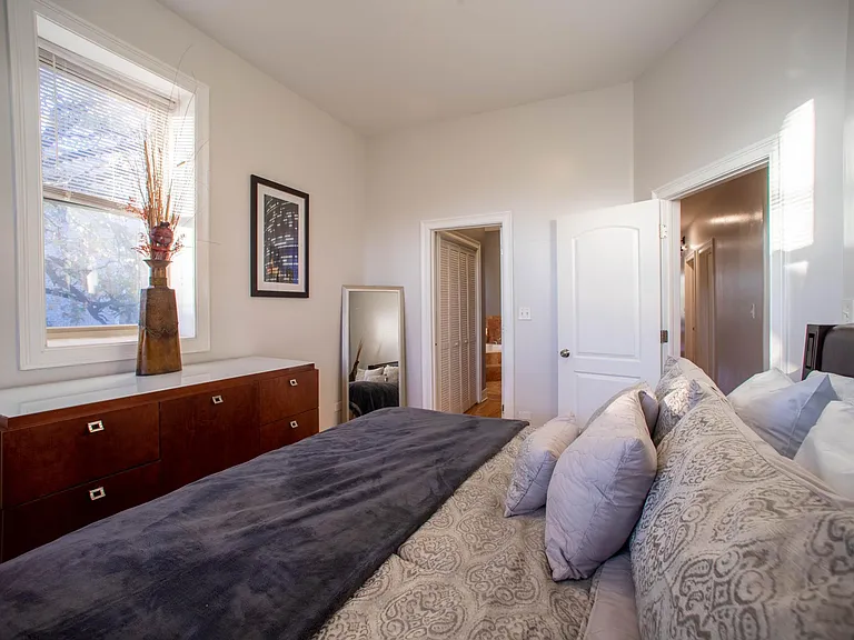 6337 S Drexel Ave — Photo 1