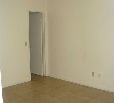 5th image of 625 S Los Feliz Dr