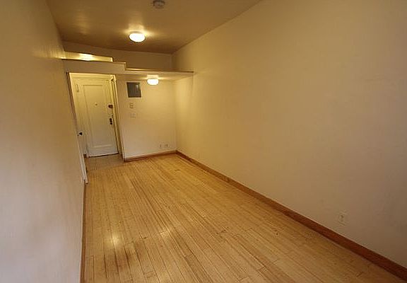 3rd image of 315 W 14th St APT 2E