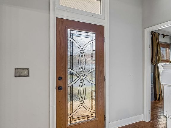 4th image of 500 5th Ave E