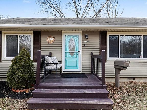 5th image of 3221 S Crysler Ave