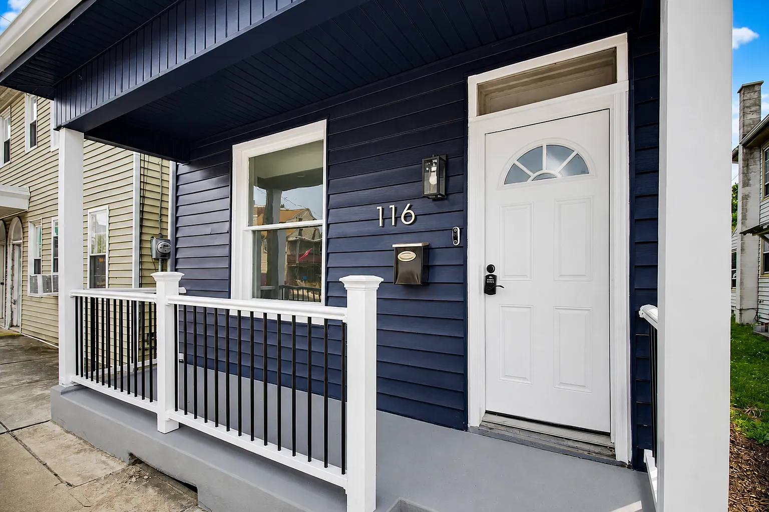 3 bed, 1696 sqft, $2,300 — Photo 1