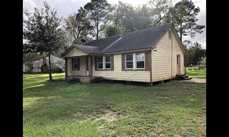 1st image of 523 Live Oak Dr