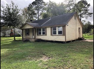 523 Live Oak Dr, Jones Creek, TX 77541