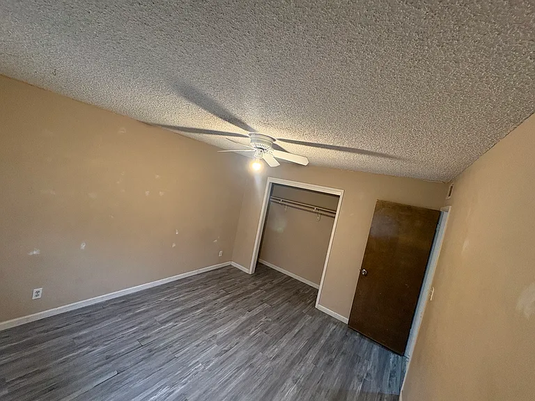 5940 E Illinois Ave — Photo 8